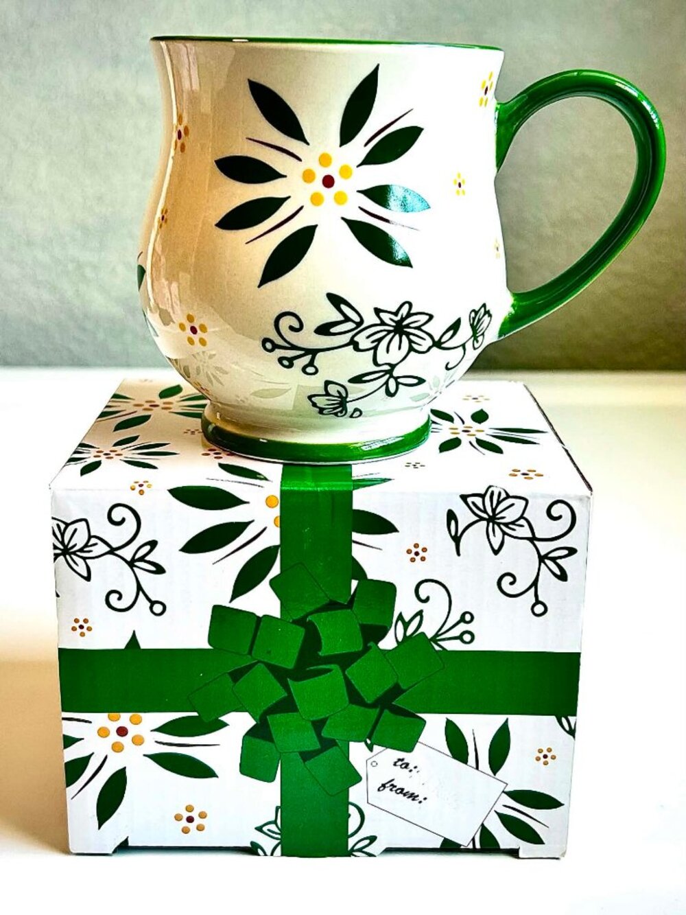 TEMPTATIONS by TARA Gift Boxed Old World Classic Mug 16 oz Green Hand Painted